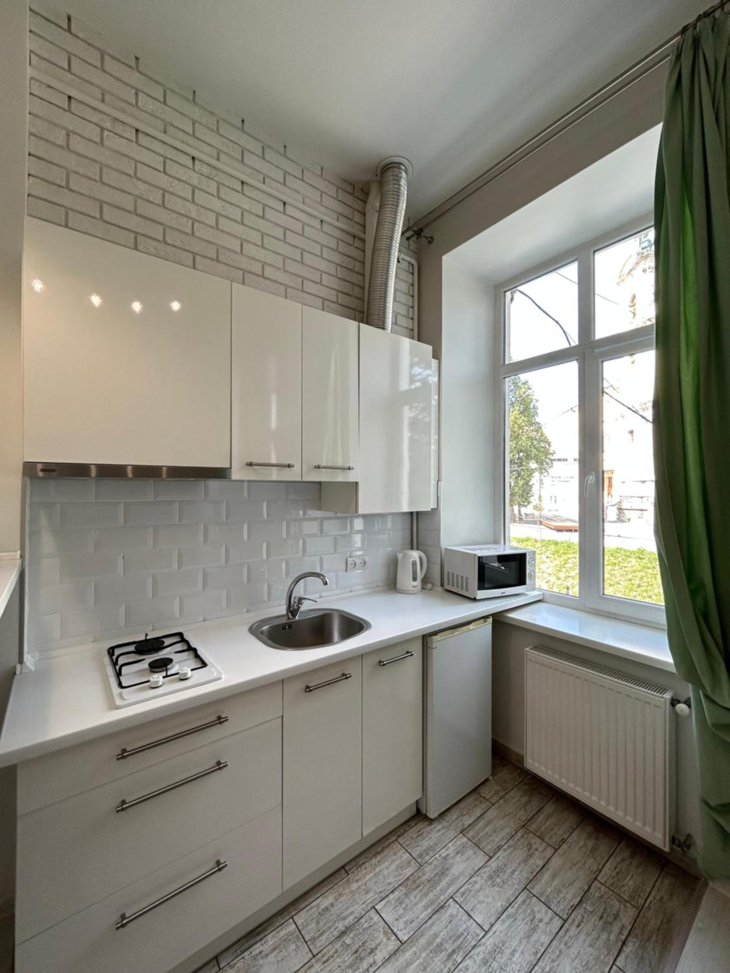Modern Apartment In Old City Center Lviv Exterior photo