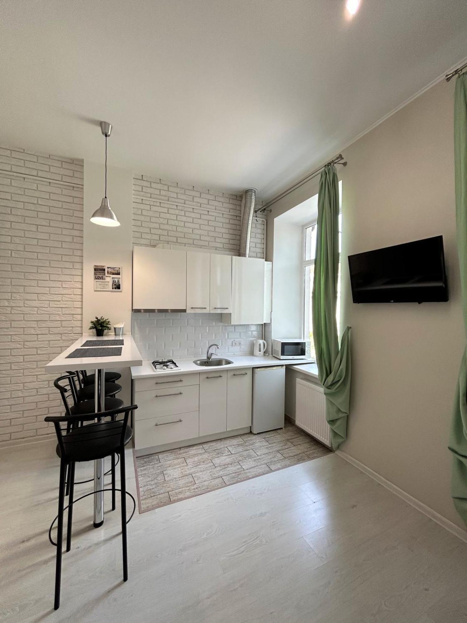 Modern Apartment In Old City Center Lviv Exterior photo