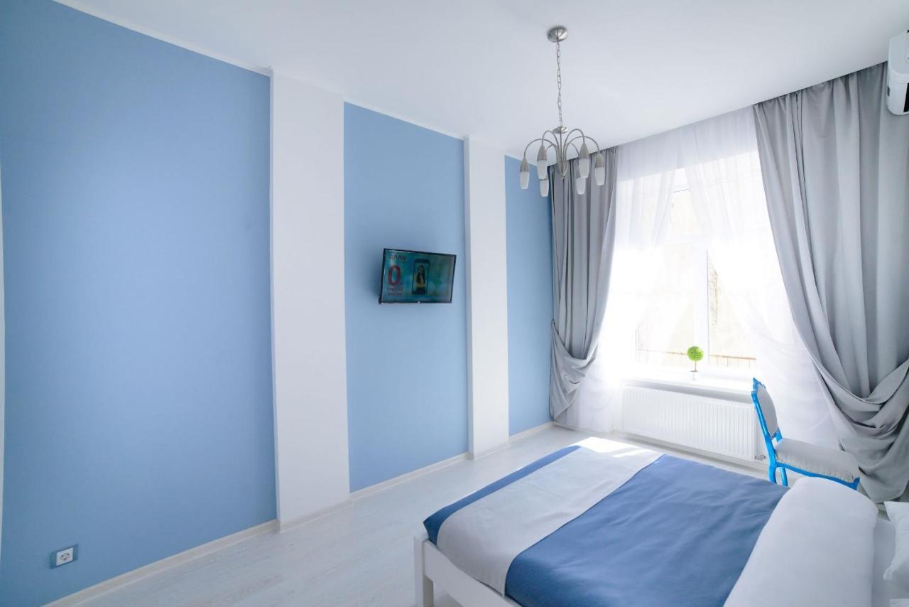 Modern Apartment In Old City Center Lviv Exterior photo