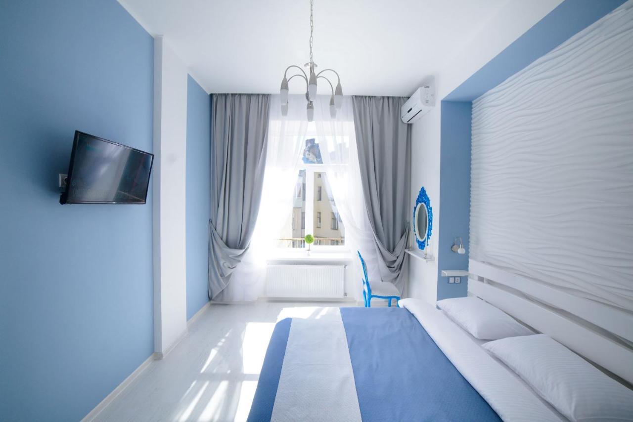 Modern Apartment In Old City Center Lviv Exterior photo